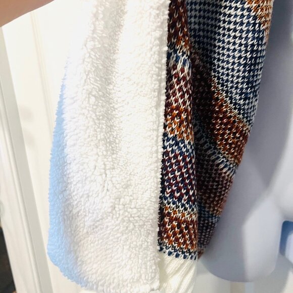 Almost Famous-Aztec Juniors Large Cream/Sherpa Hooded Open Front Cardigan-Soft - Picture 11 of 16